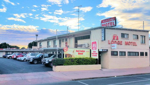 A&A Lodge Motel - Sunshine Coast Tourism 0