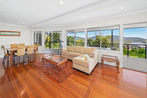 A BIGGER Slice Of Paradise - Sunshine Coast Tourism 3