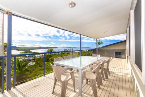 A BIGGER Slice Of Paradise - Sunshine Coast Tourism 1