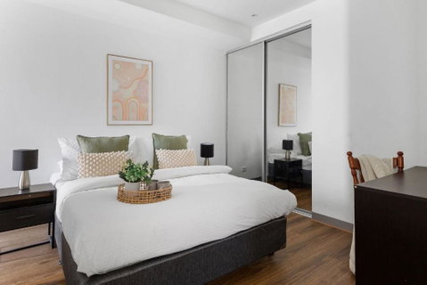 A Chic 2BR Apt Near Melbourne Uni FREE Parking - Sunshine Coast Tourism 3