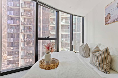 A Chic 2BR Apt Right Next To Melbourne Central - Holiday Sunshine Coast 0