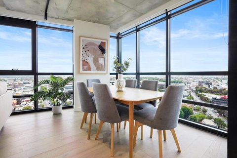 A Comfortable Stay Awaits You In Southbank - Holiday Sunshine Coast 3