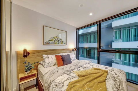 A Comfy 2BR Apt Near Crown & Southern Cross - Holiday Sunshine Coast 3