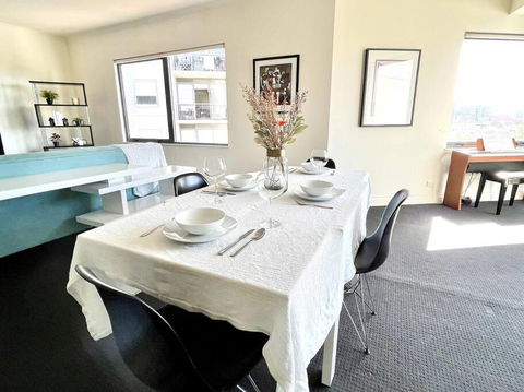 A Cozy 2B2B Apt Next To Carlton Garden W/ Parking - Holiday Sunshine Coast 3