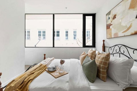 A Cozy 2BR Apt Near Southern Cross FREE Parking - Holiday Sunshine Coast 1