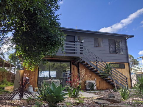 A Home Away From Home - Holiday Sunshine Coast 0