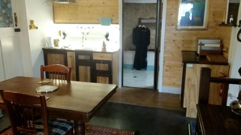 A La Folly The Retreat - Sunshine Coast Tourism 4