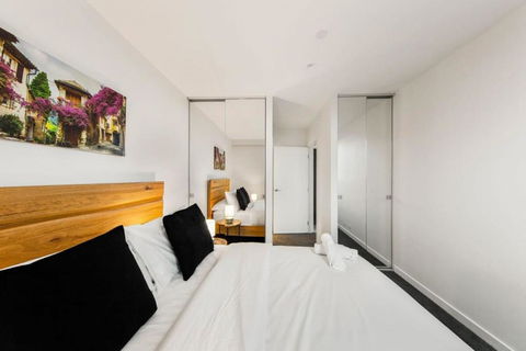 A Lux 2BR Apt With Panoramic Views, FREE Parking - Holiday Sunshine Coast 1