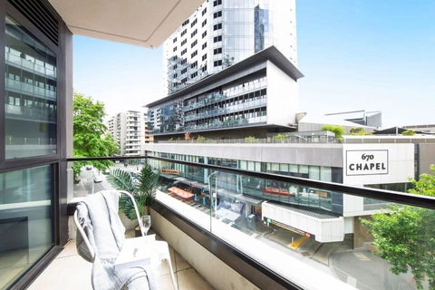 A Lux & Cozy 2BR Apt In The Heart Of Chapel Street - Holiday Sunshine Coast 1