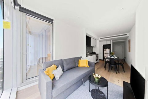A Lux & Modern Apt Next To Southern Cross Station - Holiday Sunshine Coast 4