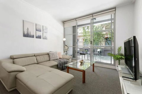 A Modern & Comfy Studio Next To Darling Harbour - Holiday Sunshine Coast 0
