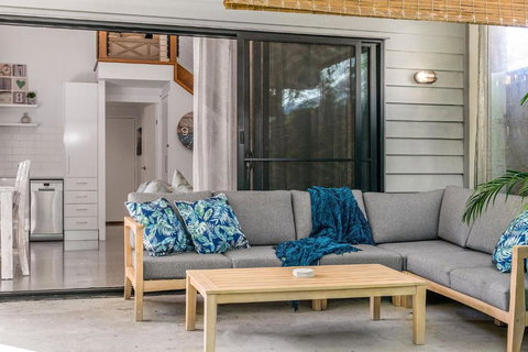 A Perfect Stay - Gidgets Studio - Holiday Sunshine Coast 1