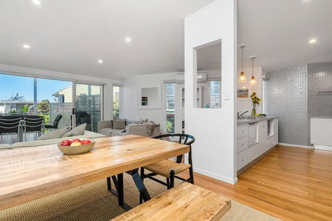 A Perfect Stay - Pelican Point - Holiday Sunshine Coast 2