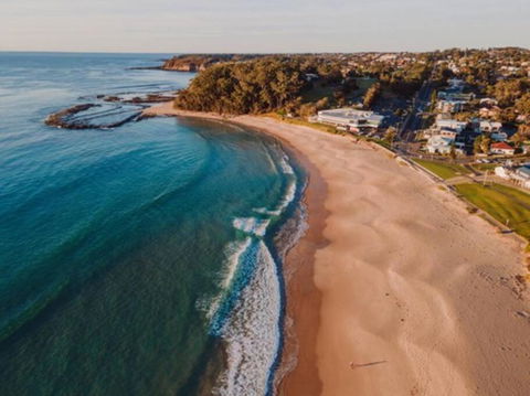 A Reef Intermission - A Coast Break At Mollymook - Holiday Sunshine Coast 0