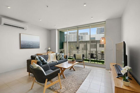 A River-side 2bdm Footscray Oasis + Parking - Holiday Sunshine Coast 4