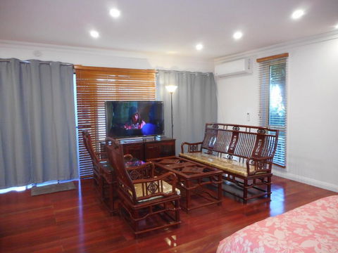 A Spacious Holiday Suite - Holiday Sunshine Coast 0