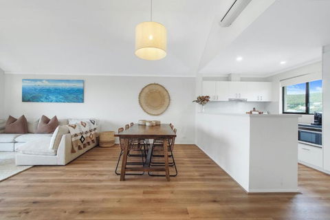 A Stones Throw Gnarabup - Holiday Sunshine Coast 3