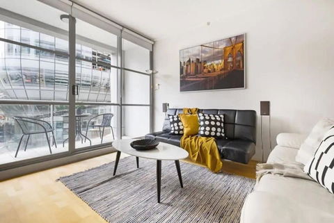 A Stunning & Cozy Studio Next To Darling Harbour - Holiday Sunshine Coast 1