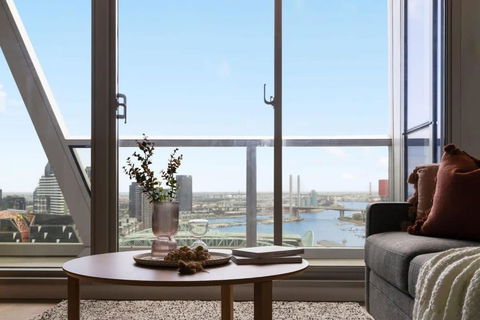 A Stylish 3BR Apt With Harbour Views FREE Parking - Holiday Sunshine Coast 0