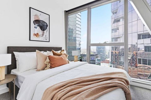 A Stylish 3BR Apt With Harbour Views FREE Parking - Holiday Sunshine Coast 1