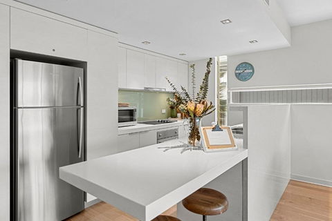 A Touch Of Class - Holiday Sunshine Coast 4