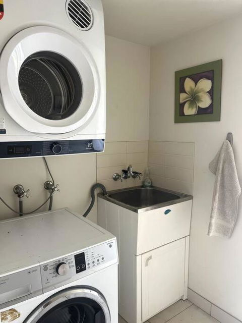 A Touch Of Lux In The Redlands! - Holiday Sunshine Coast 2