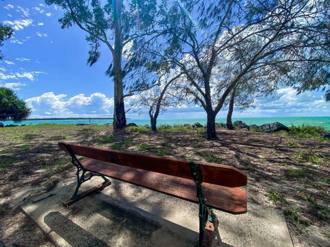 A Yearenda - Water Views -3BR - Steps To The Beach - Holiday Sunshine Coast 1