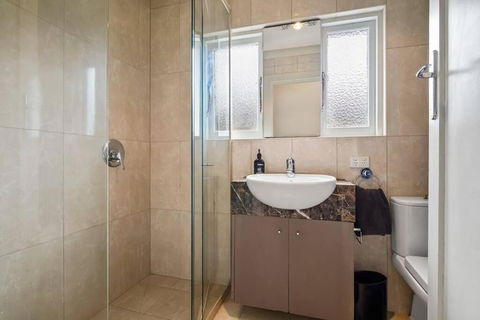 A1 Art Deco 2 Bedroom Apt Sleeps 5 Nimmo1 - Holiday Sunshine Coast 3