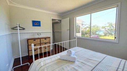 Abbey Beachviews With WiFi - Sunshine Coast Tourism 4