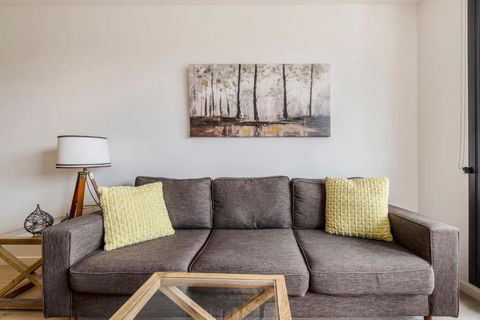 Abbotsford Short Stay Luxury Style & Location - Holiday Sunshine Coast 4