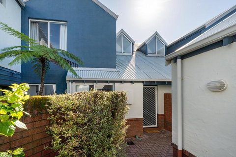 Abbys Beach Villa - Holiday Sunshine Coast 4