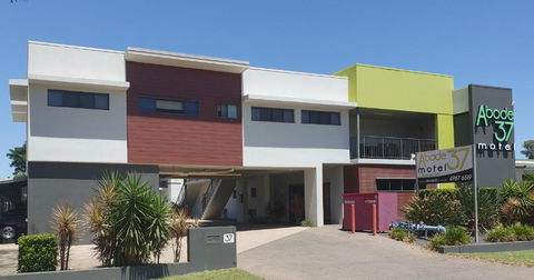 Abode37 Motel Emerald - Holiday Sunshine Coast 3