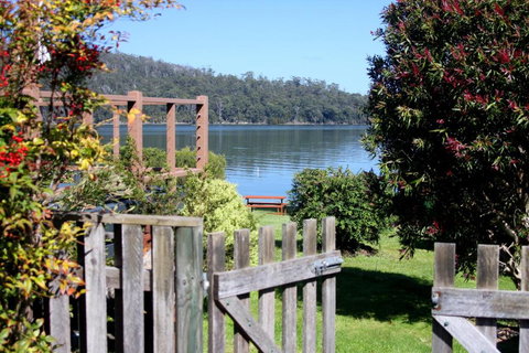 Abs By The Bay - Sunshine Coast Tourism 4