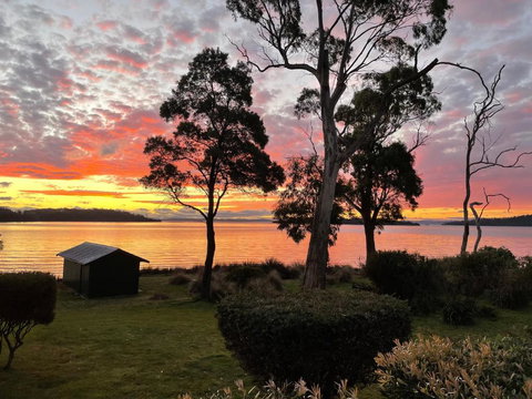 Abs By The Bay - Sunshine Coast Tourism 0