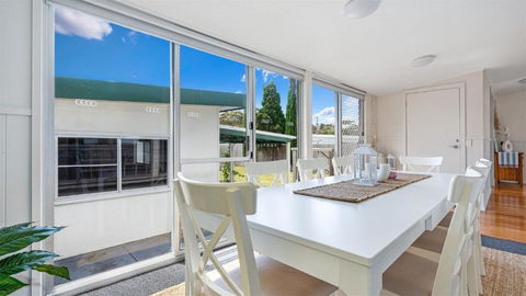 Absolute Beach - Holiday Sunshine Coast 2