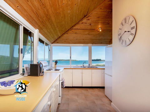 Absolute Beachfront 3BR 2BA Home W/ Beach Track - Holiday Sunshine Coast 4