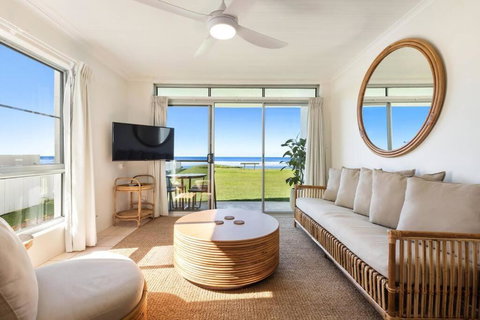 Absolute Beachfront Apartment 11B - Sunshine Coast Tourism 0