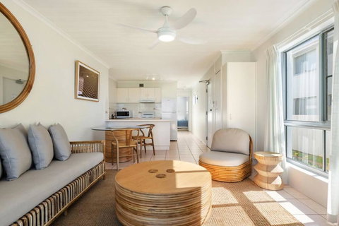 Absolute Beachfront Apartment 11B - Sunshine Coast Tourism 2