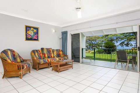 Absolute Beachfront Apartment - Holiday Sunshine Coast 0
