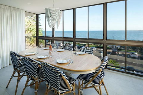 Absolute Beachfront Bliss On Kings Beach - Holiday Sunshine Coast 0