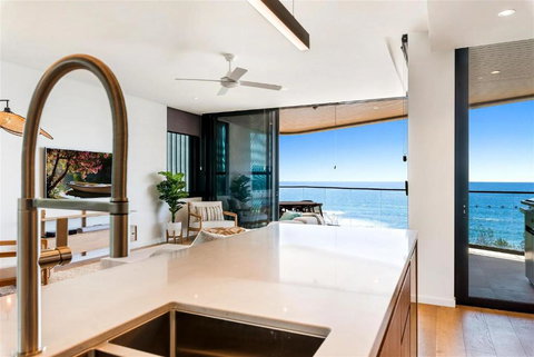 Absolute Beachfront Luxury Apartment - Sunshine Coast Tourism 2