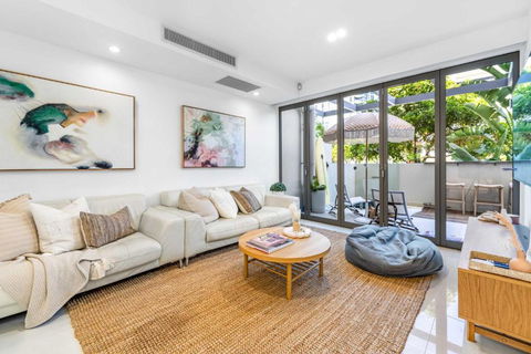 Absolute By Khove - Holiday Sunshine Coast 3