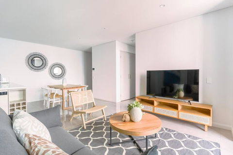 Absolute Oceanview BeachFront 2BR Apt - Holiday Sunshine Coast 4