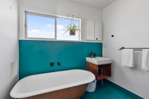 Absolute Waterfront Only 15 Minutes From Hobart - Holiday Sunshine Coast 4