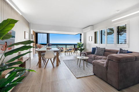 Absolutly Beachfront Surfers Paradise, Pure Shores! - Holiday Sunshine Coast 1