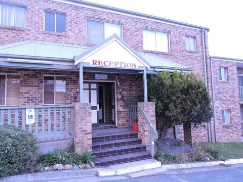 Acacia Snowy Motel - Sunshine Coast Tourism 4