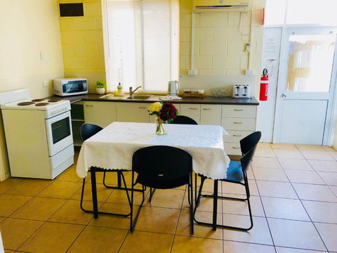 Accommodation @ Isa - Holiday Sunshine Coast 2