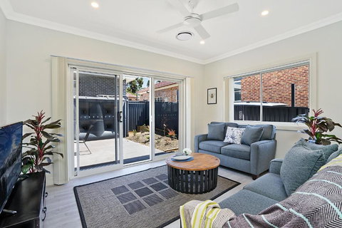 Accommodation Hunter - Adams Street Maitland - Sunshine Coast Tourism 4