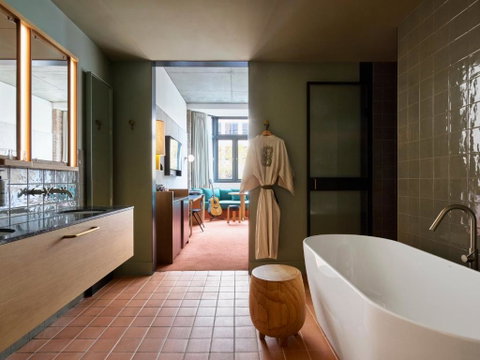 Ace Hotel Sydney - Sunshine Coast Tourism 4