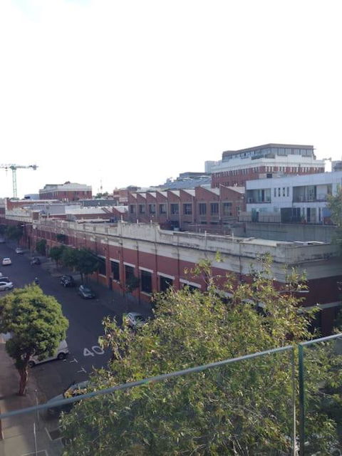Action In Vibrant Collingwood Fitzroy - Holiday Sunshine Coast 3